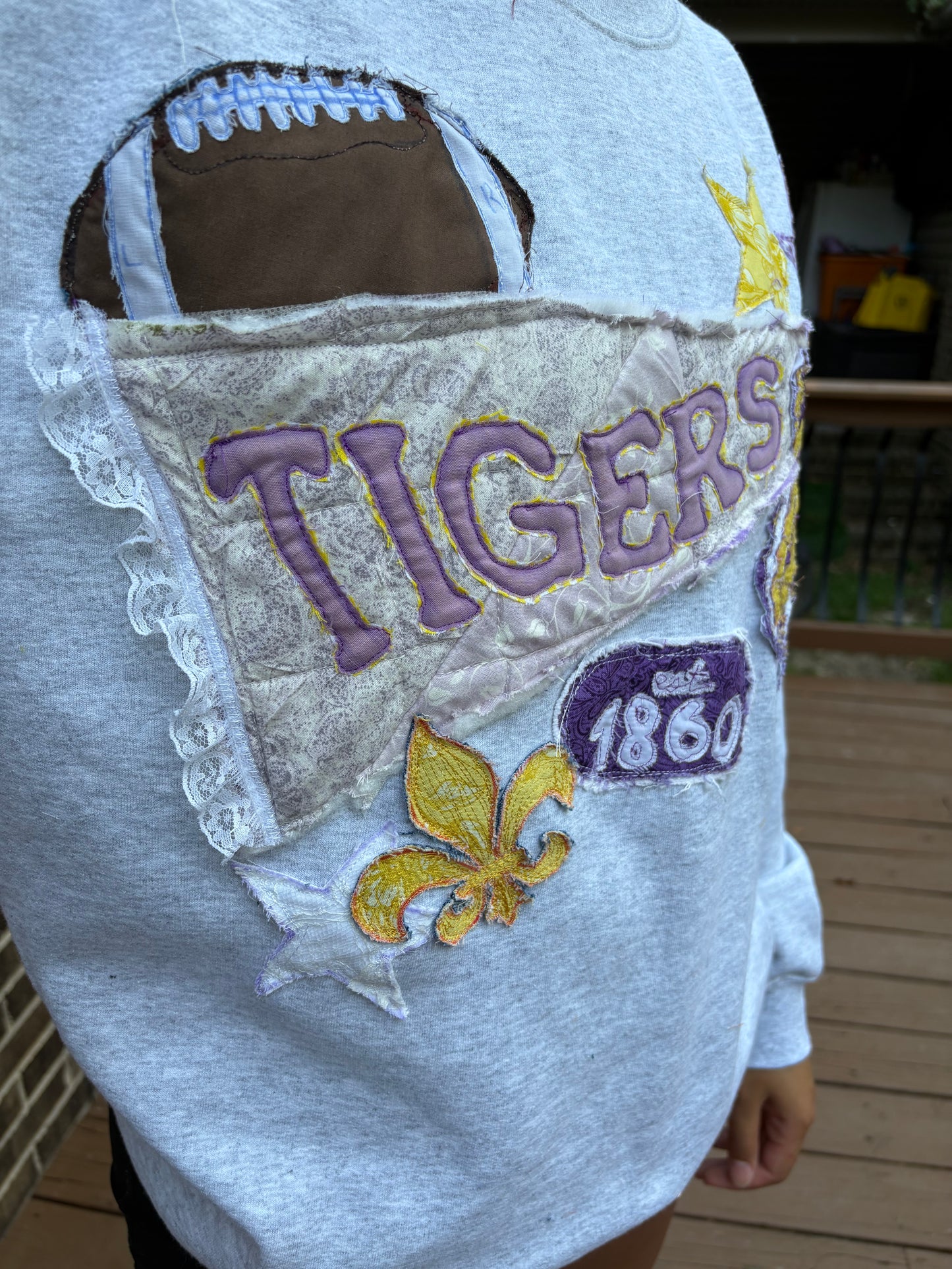 “lsu” college sweatshirt
